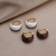 新型レトロ清冷感イヤリング美ラードファッション洋気耳ボタン小衆デザインシンプル感軽贅沢耳飾品
