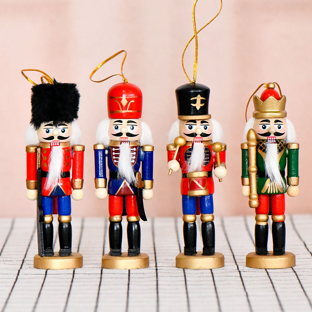 Tráfico fronterizo de madera cascanueces soldados adornos 13cm set cuatro colgantes de árbol de Navidad coloridos marionetas hogar rey