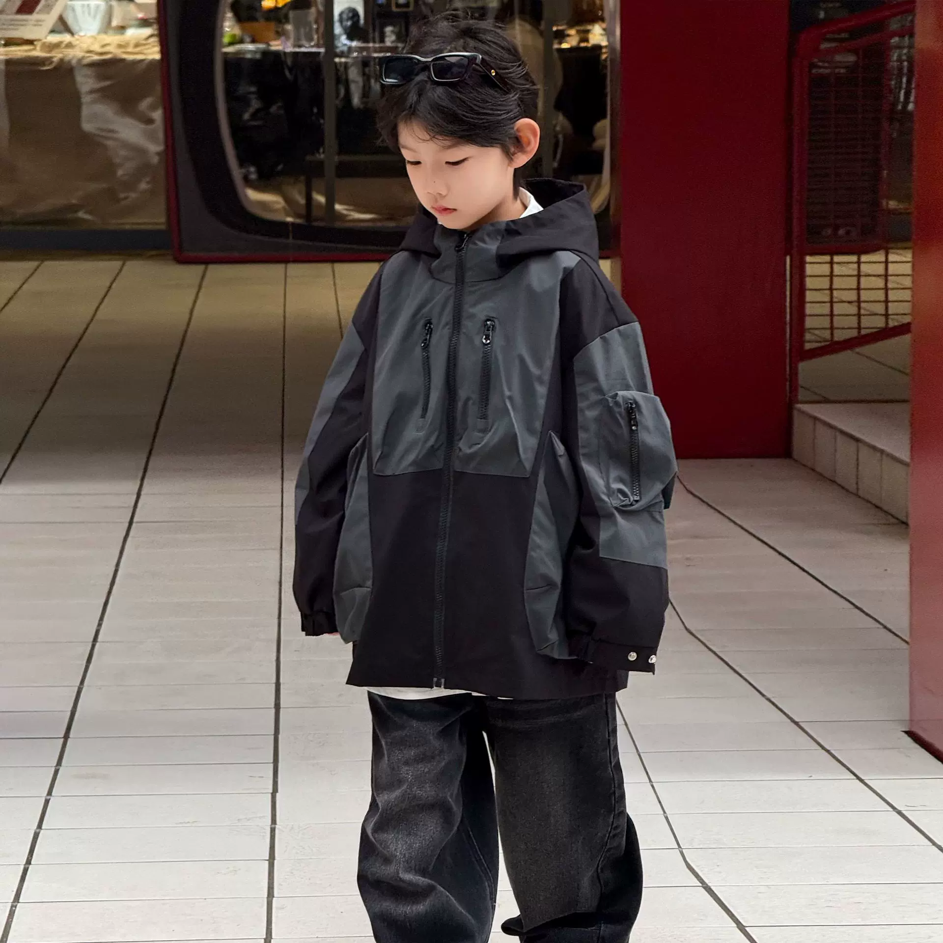 男童春装外套2026新款连帽春秋季宽松男孩帅气儿童冲锋衣潮酷童装