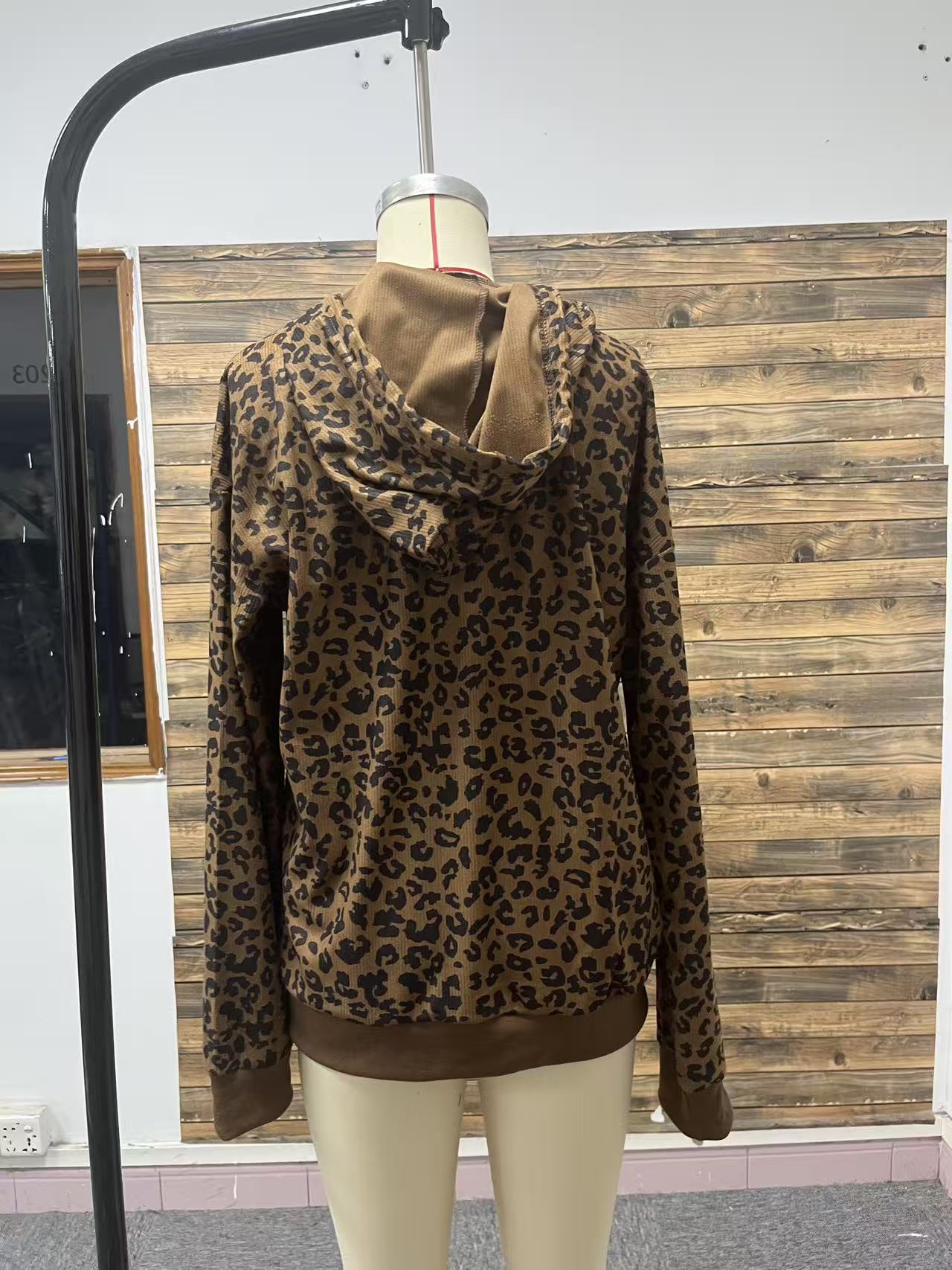 Women's Retro Leopard Print Hooded Cardigan Oversized Zip-up Jacket_voghion.com