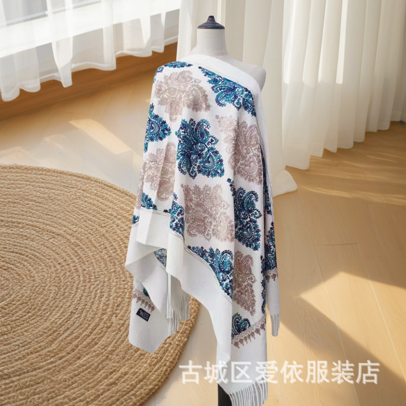 2024秋冬モデルはカシミヤ刺繍マフラーの女性民族風ストールに似せて、フリンジカシミヤ保温新疆マフラーを厚くした|undefined