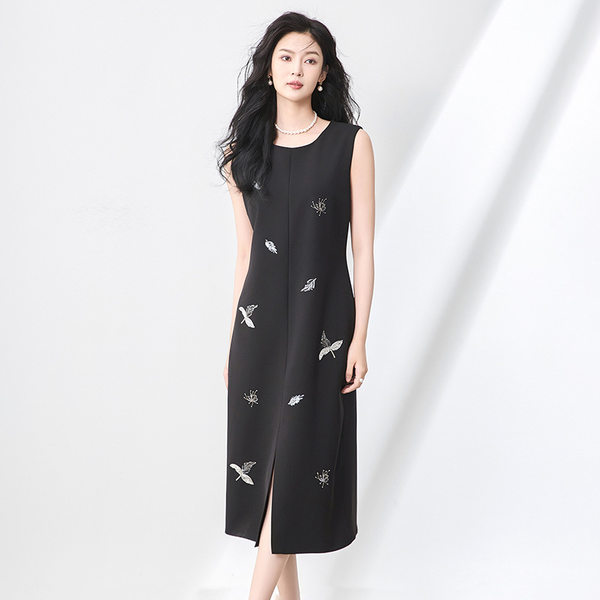 Váy liền thân nữ cổ tròn không tay đính hạt sequins tôn dáng — Màu đen