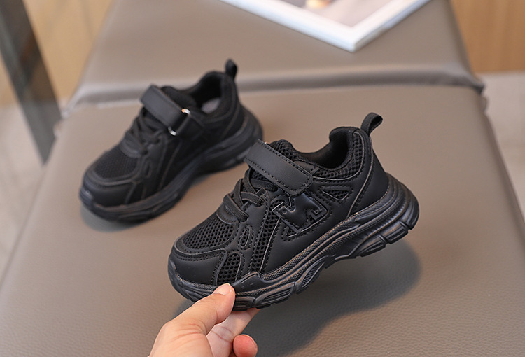 Boys Black Athletic Running Sneakers Breathable Mesh Ultralight_voghion.com