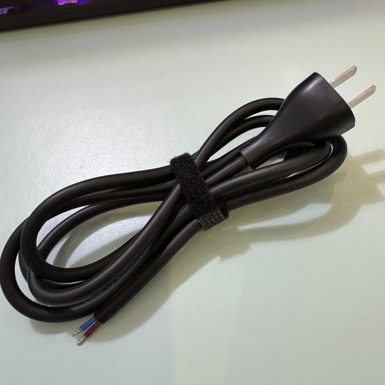 国标小米插头小米滑板充电头中规小米插小米国标橡胶圆线八字尾