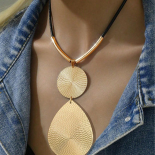 �W��ˮ���΃ɸ��A�͈ܺA���FƬƴ�Ӻ��s�y���F����ɫ�K�ӵ�����