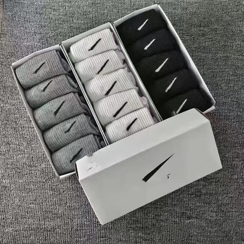 Suwan Next Boxed Socks, Mid-Length and Long-Length, Versatile for All Seasons, Black, White, Gray, Five Pairs, Black and White, Sweat-Absorbent, High-Cut