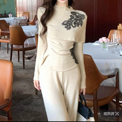2025秋季新中式国风巨好看V领灯笼袖上衣&网纱鱼尾半身裙套装