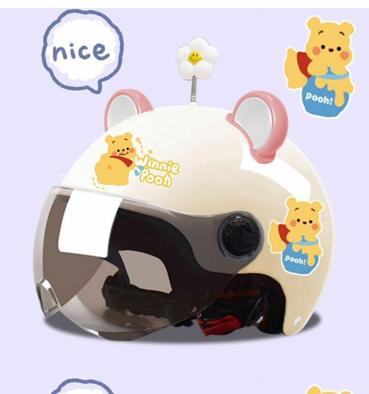 Helmet for electric scooters, summer sun protection, breathable, ultra-lightweight, suitable for all seasons, motorcycle safety helmet for women and men