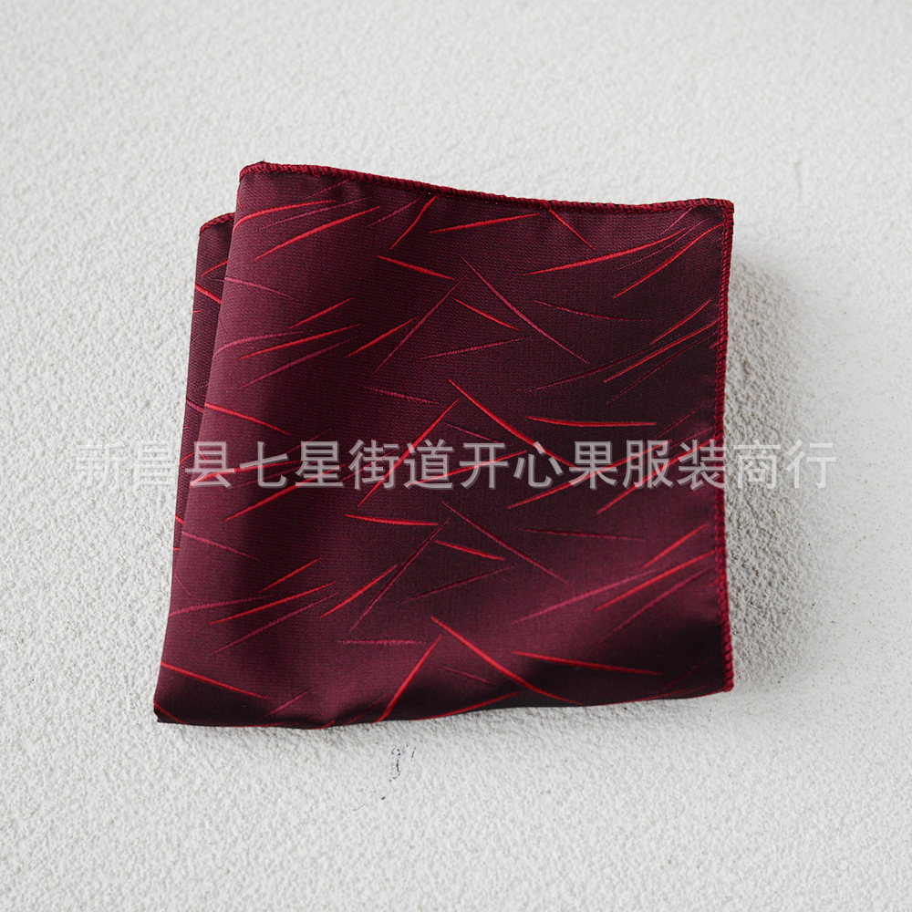 Traje de hombre pequeña bufanda cuadrada fábrica al por mayor moda poliéster accesorios de moda Vintage bordado patrón Toalla de bolsillo ropa de hombre