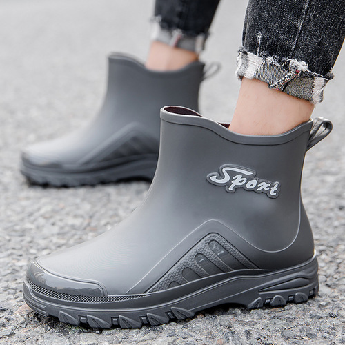  new water shoes for men, fashionable short-tube anti-slip rain boots, thick-soled wear-resistant kitchen car wash work shoes for men