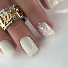 Eurasian Instagram-style milky white pure color sparkly nail polish sweet and sophisticated mature sparkling pure desire false nail nail art