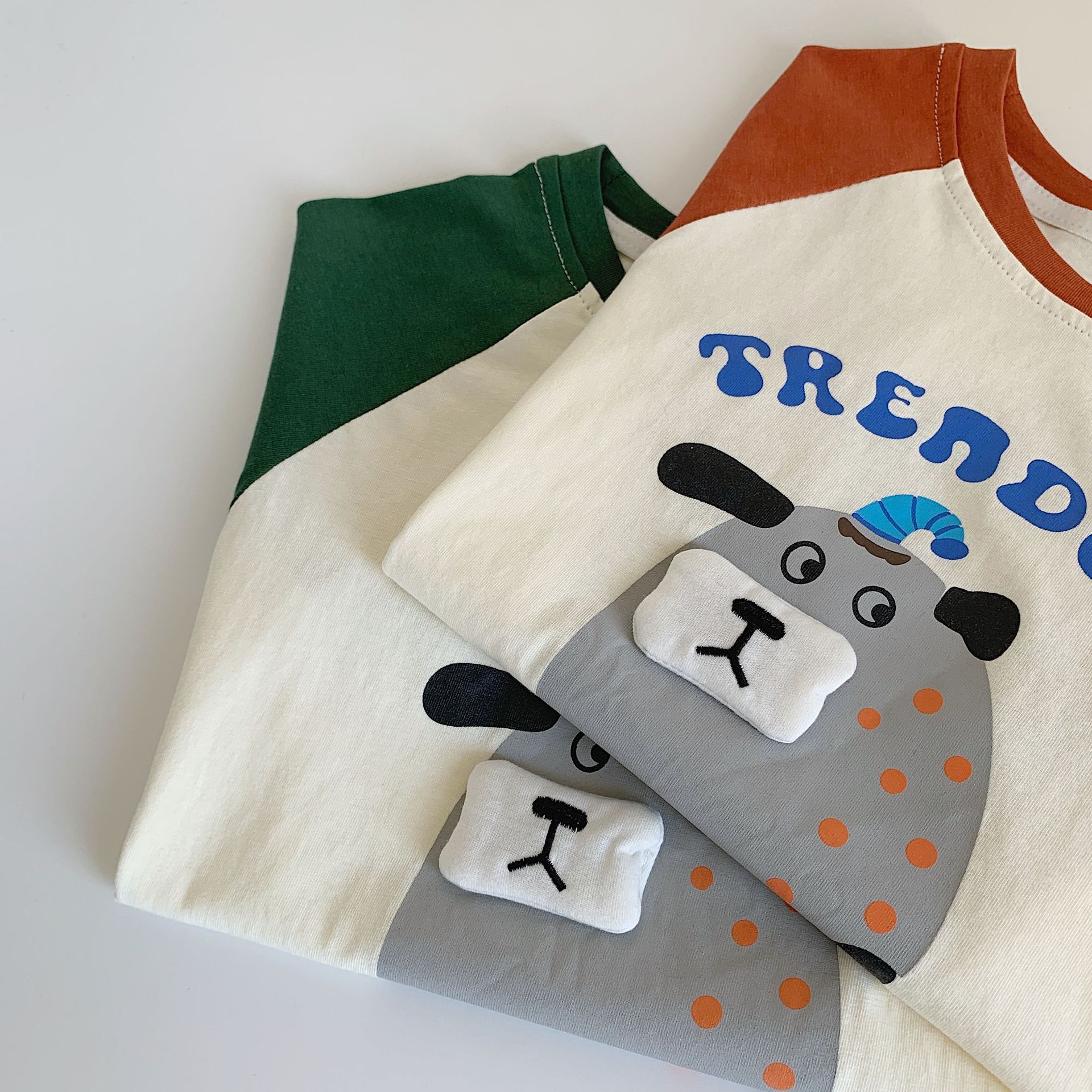 Camiseta de manga corta para niños Maibao verano 2025 verano nuevo estilo verano ropa para niños ropa para niños niños tops de media manga