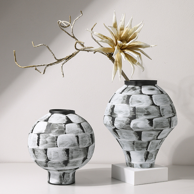 Minimalist Style Brushstroke Black and White Ceramic Vase, Light Luxury Pottery Ornament for Living Room, Hotel, Homestay, Tabletop Flower Arrangement Decoration