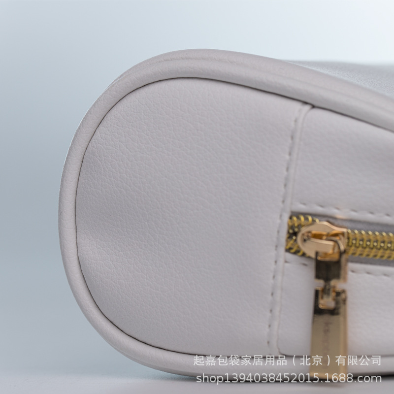 白色包骨贝壳包