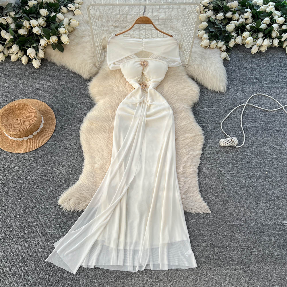 Light Luxury Celebrity Dress for Women, French-Style High-End One-Shoulder Strapless Dress with Metal Buckle, Waist-Cinching Ribbon, and Mesh Dress for Women