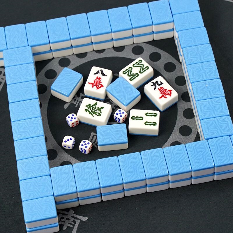 Free shipping for home use hand-cranked mahjong tiles, medium and large size 40 # 4244mm Guangdong-Sichuan Mahjong 136 tiles Free shipping for home use hand-cranked mahjong tiles, medium and large size 40 # 4244mm Guangdong-Sichuan Mahjong 136 tiles