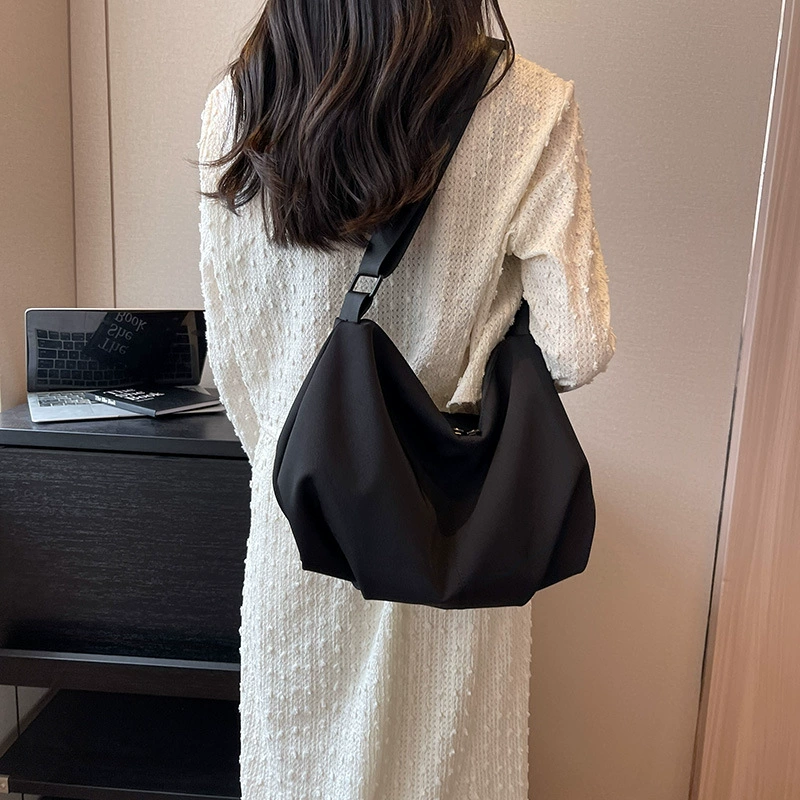 Водонепроницаемая сумка для пельменей из ткани Оксфорд Сумка через плечо Женская ниша Новая универсальная повседневная спортивная сумка через плечо Модная оптовая продажа