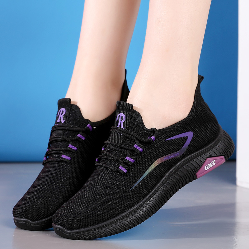 Viejos zapatos de tela de Beijing deportes casuales de invierno zapatos de terciopelo femeninos negros suaves cómodos cocina calentamiento zapatos de madre