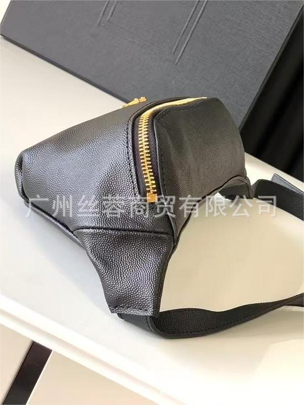 新型の大きいアルファベットのキャビアのウエストバッグの半円形の包みの男女の通用するシングル肩のins風のカジュアルな百合|undefined