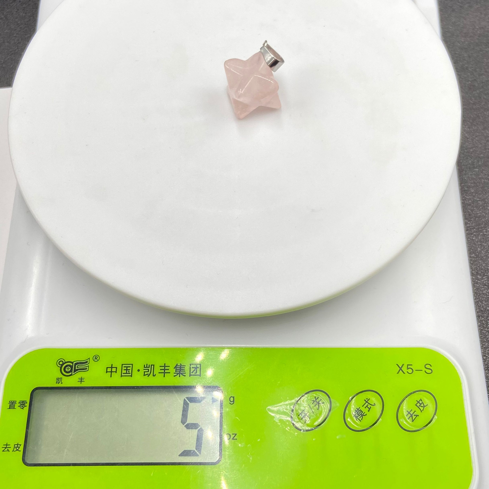 6g Weight Geometric Pattern Unisex Gender Fashion Pink Crystal Star Necklace Pendant 7