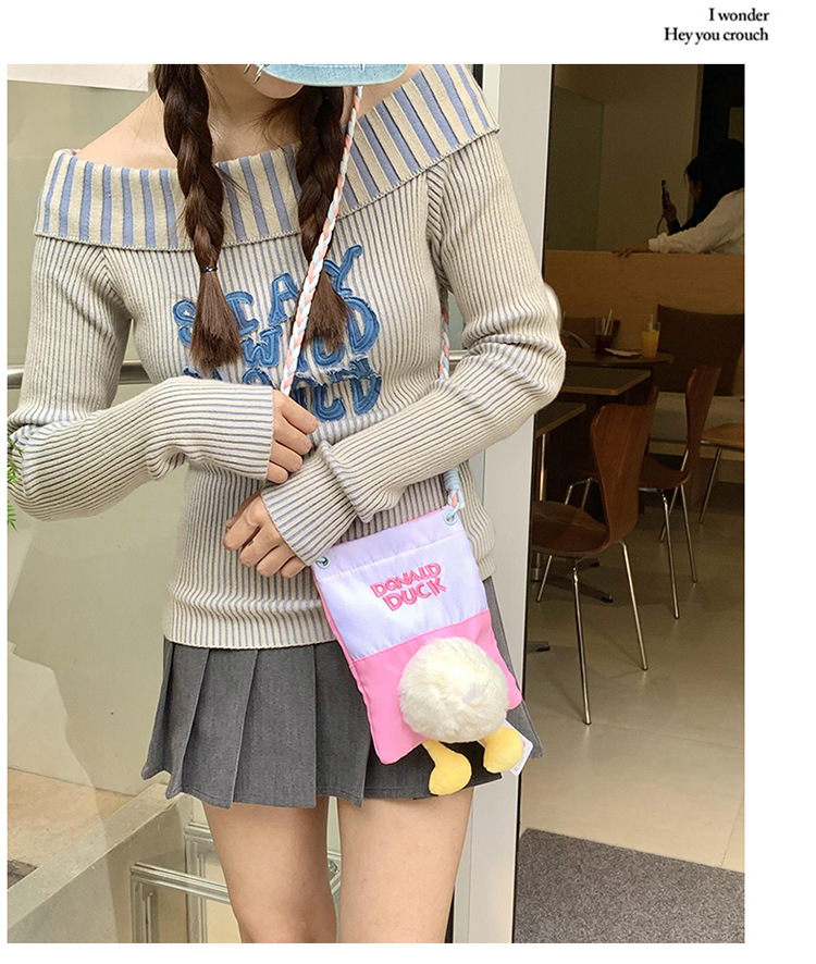 Cute cartoon duck duck bag, mini plush toy duck crossbody bag, casual daily mobile phone bag, makeup bag Item Picture