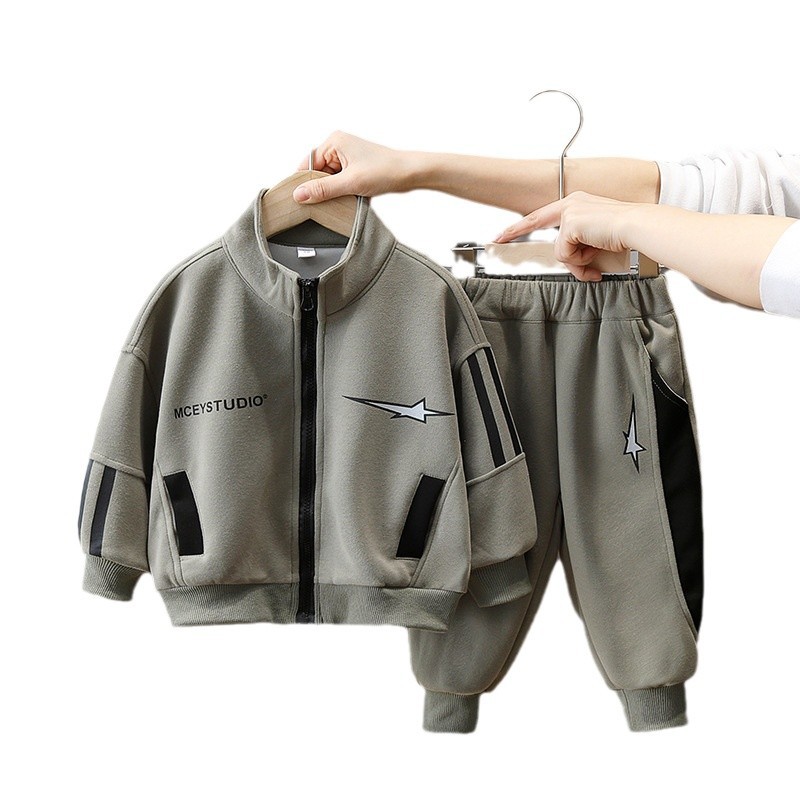 6651 Traje para niños 2025 otoño e invierno nuevo bebé para hombres más terciopelo engrosamiento de dos piezas ropa deportiva ropa para niños de moda