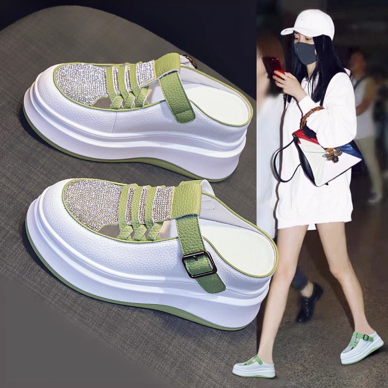 Media zapatilla de diamante de agua de Baotou con suela gruesa para mujeres en verano con 2024 nueva moda y sandalias de cuero casual verde