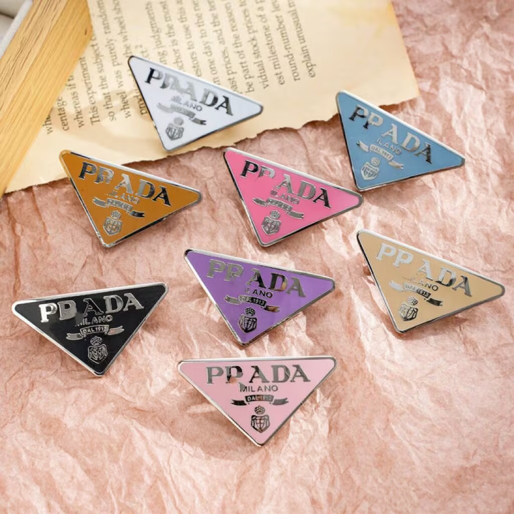 New p home inverted triangle hair clip spring clip bangs clip High Sense back head clip girl hair accessories wholesale