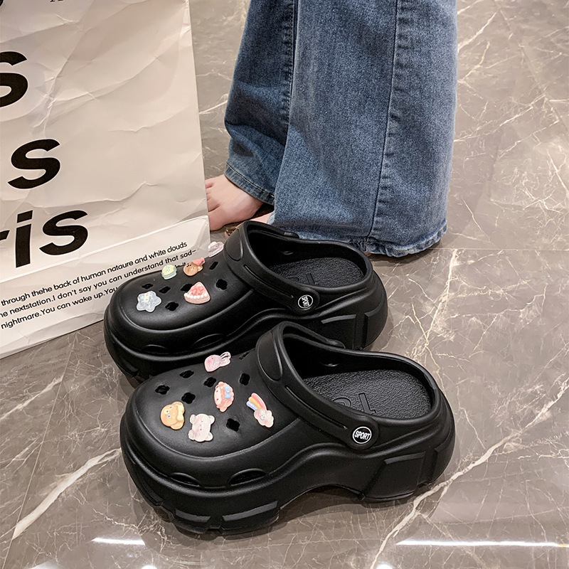 New women's thick-soled clogs for summer outdoor wear, trendy beach non-slip platform sandals with closed-toe design, wholesale New women's thick-soled clogs for summer outdoor wear, trendy beach non-slip platform sandals with closed-toe design, wholesale