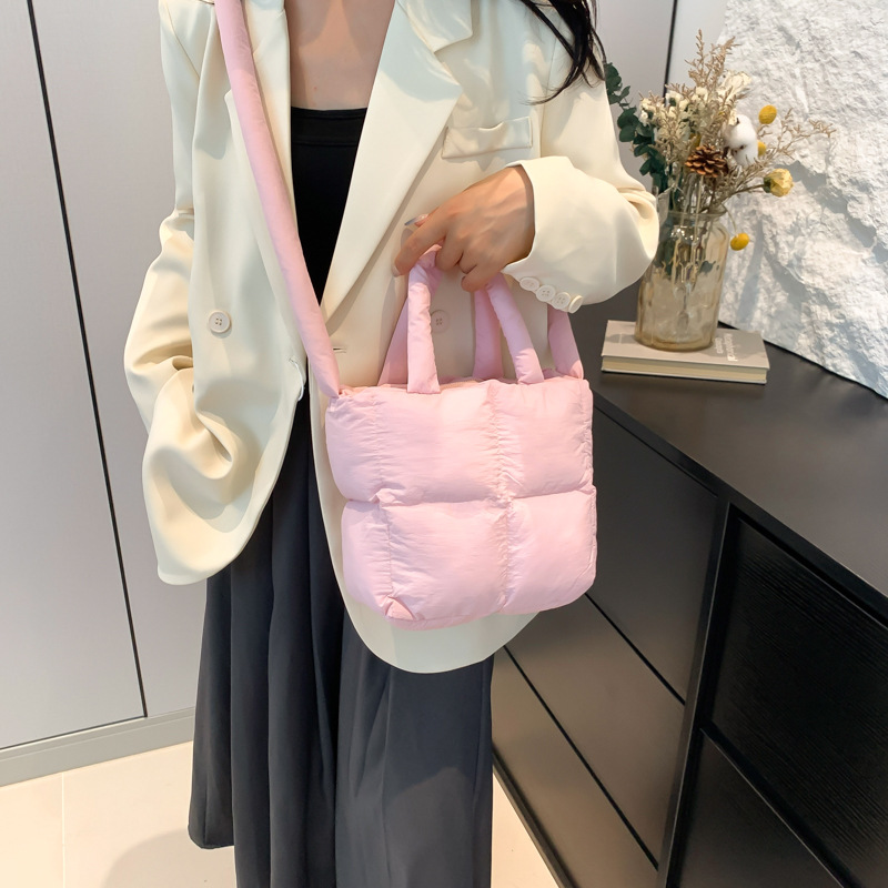 Women's square cotton filled cloud bag for women, simple cotton clothing, fashionable small square bag, light and stylish crossbody shoulder bag_voghion.com