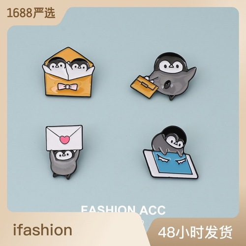 Penguin brooch for men and women, cute Japanese badges, cartoon pins, ins trendy personality, simple and versatile accessories