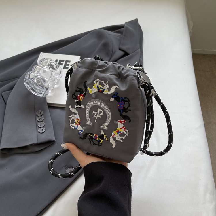 Te traemos nuevas tendencias, bolsos de moda