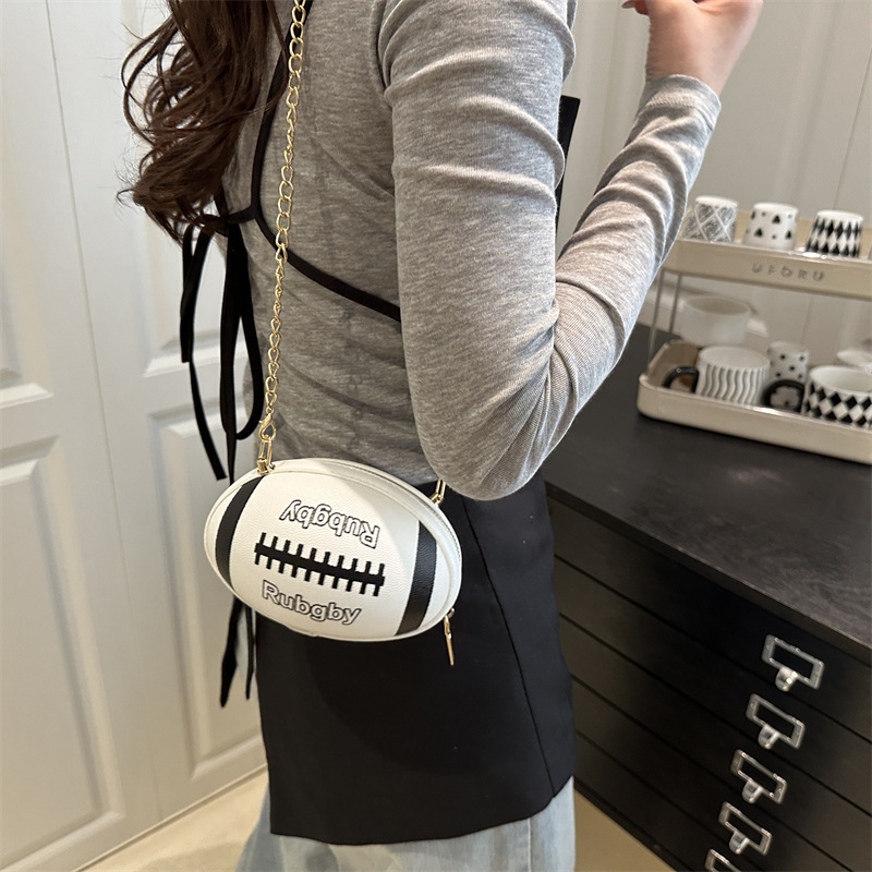 Women's Rugby Design Shoulder Bag With Chain And Letter Print_voghion.com