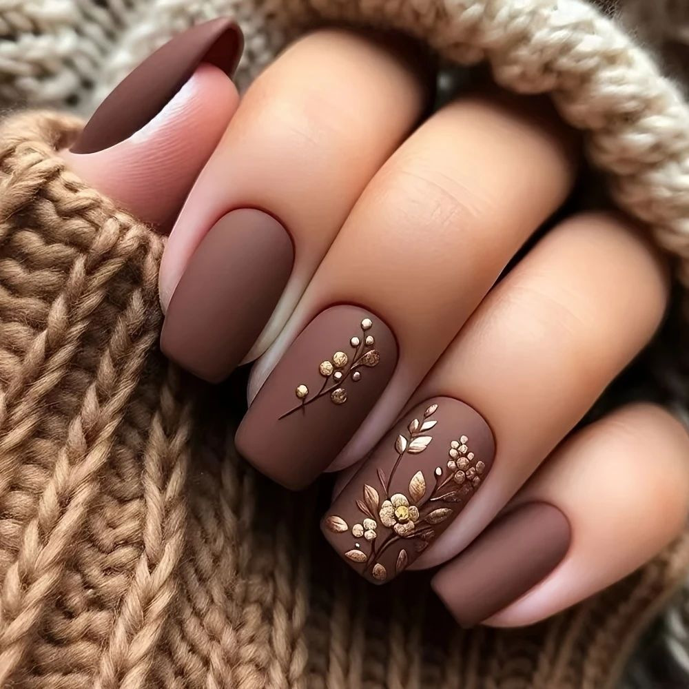 European and American Cross-Border Best-Selling 24-Piece Nail Art Set with Autumn and Winter Plant and Flower Patterns, Medium-Length European-Style Press-On Nails Wholesale