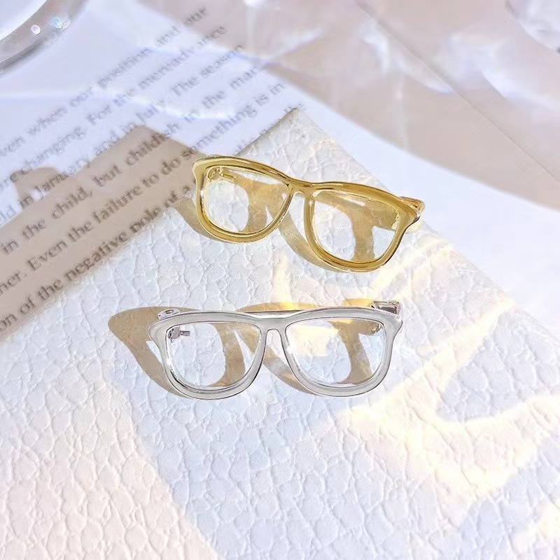 Simple Style Glasses Metal Plating Women's Brooches display picture 2