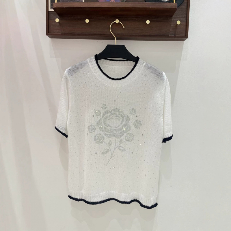 High-Quality Camellia Rhinestone Brand Logo Embellished Knitted Pullover With Round Neck And Short Sleeves, Light Luxury, Simple,_ecoleips.com