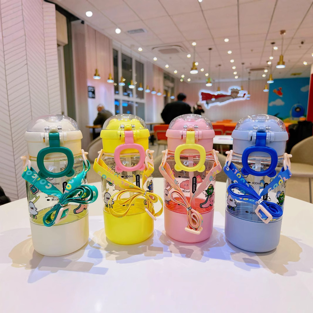 Yitongpc tazas de plástico de dibujos animados para niños tazas de paja de rebote portátil estudiantes lindos tazas de agua nuevas botellas de agua