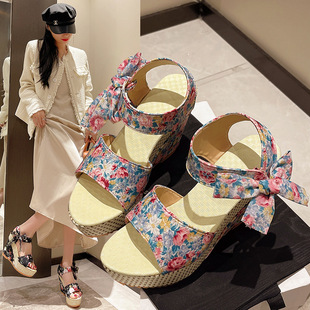 �����Y�����ЬŮ2024�ļ��¿�¶ֺŮЬ�¸��n���׷�ˮ̨�_�RЬ