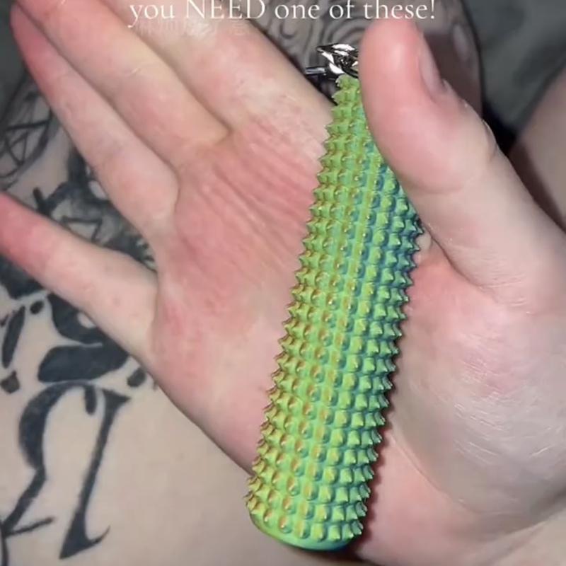 Stress-Relief Toy with Spikes, Small Grip Wolf-Tooth Stick Keychain, Multi-Color Pendant, Fingertip Stress Relief, Anxiety Relief