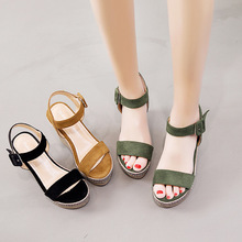 2025年新款罗马夏季一字扣坡跟凉鞋女防水台厚底绒面女士高跟鞋女