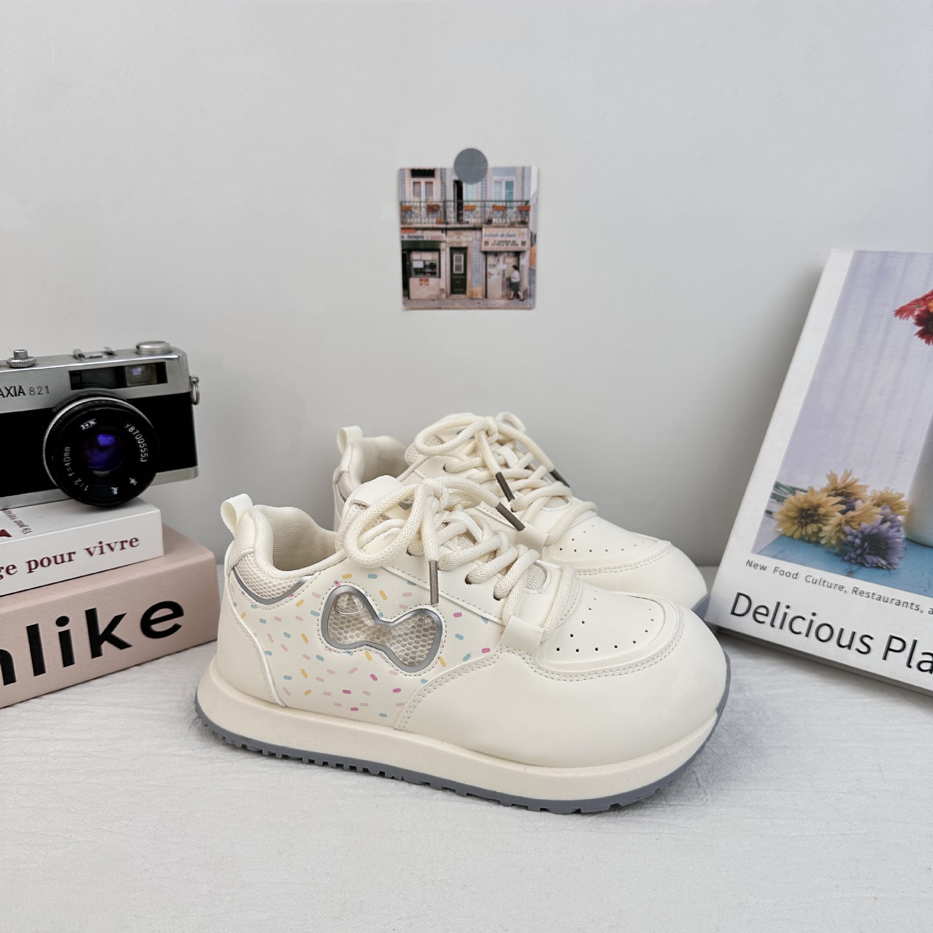 Yuanbo todos los días zapatos de skate casuales para mujeres 2025 nuevos zapatos blancos transpirables con suela gruesa Agan zapatos superiores