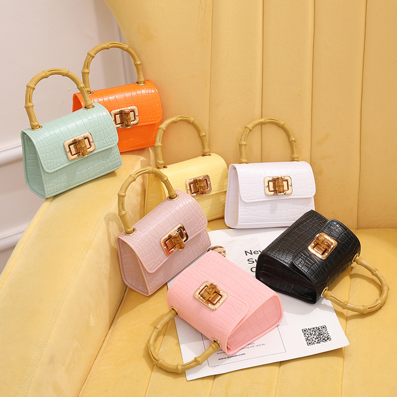 Bamboo jelly bag 2023 new PVC candy mouth red envelope silicone handbag live cross-border distribution mini bag