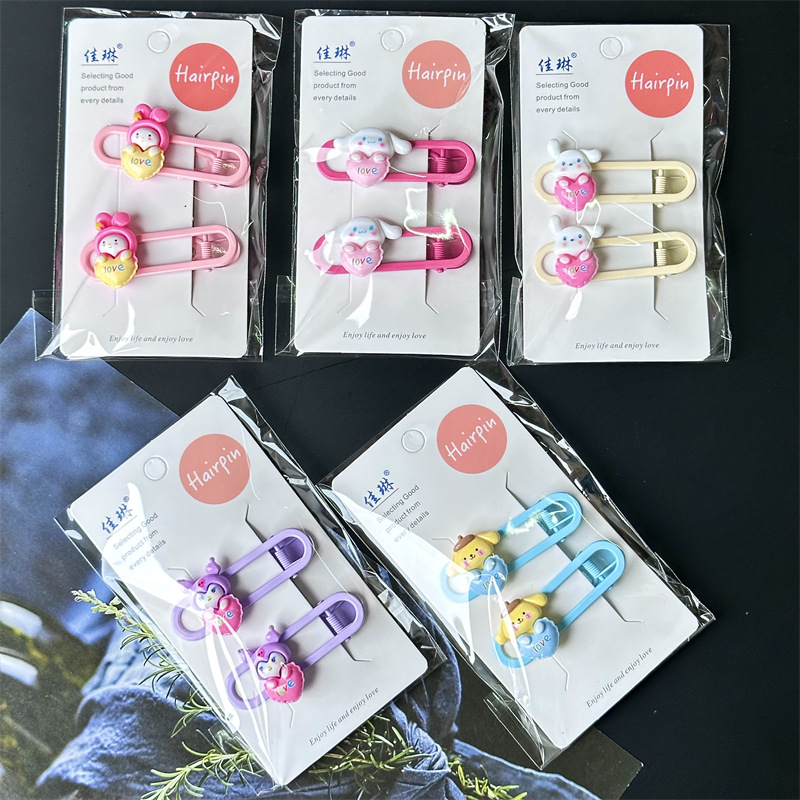Horquilla de la tarjeta para niños hembra súper Linda muñeca de dibujos animados flequillos clip lateral 2023 Nueva horquilla de la celebridad de Internet 2 yuanes