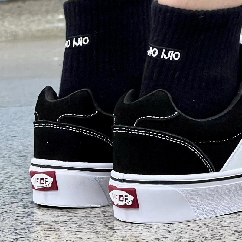 Nuevos zapatos para mujeres japonesas retro 2025 primavera y otoño viento del campus al por mayor zapatos de skate explosión universal zapatos deportivos casuales