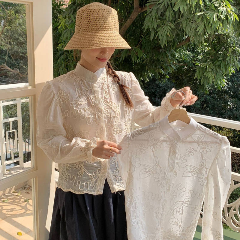 French Romantic Shirt Hollow Lace Stitching Shirt Women's Spring New Top Heavy Industry Embroidered All-match Shirt Trendy