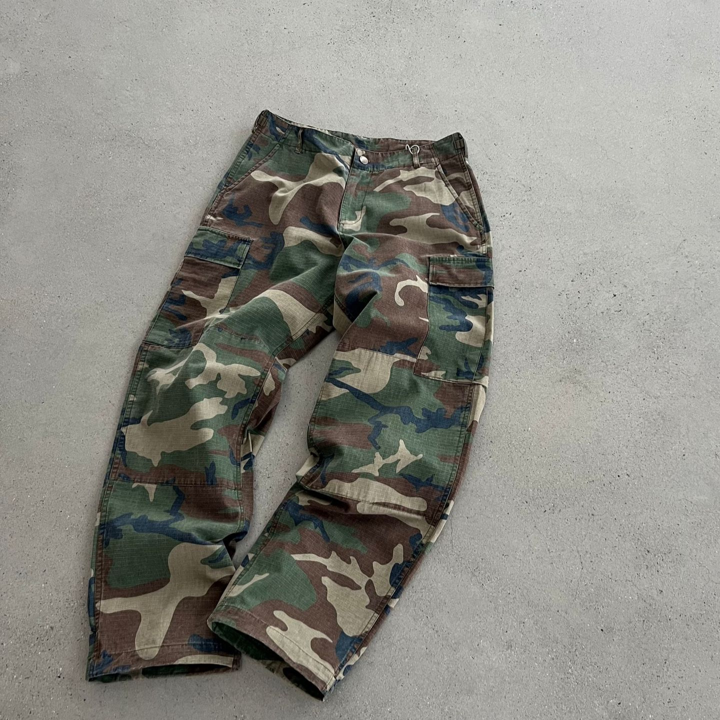 Autumn and Winter Cargo Pants Men's Casual Pants Trendy Multi-Pocket Straight Long Pants Unisex Fashion Versatile Camouflage Pants