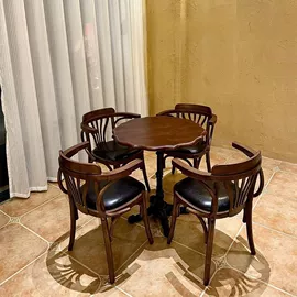 浴室柜;浴缸;衣柜