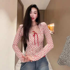 韩版纯欲风方领长袖t恤女秋冬新款设计感小众修身显瘦辣妹打底衫