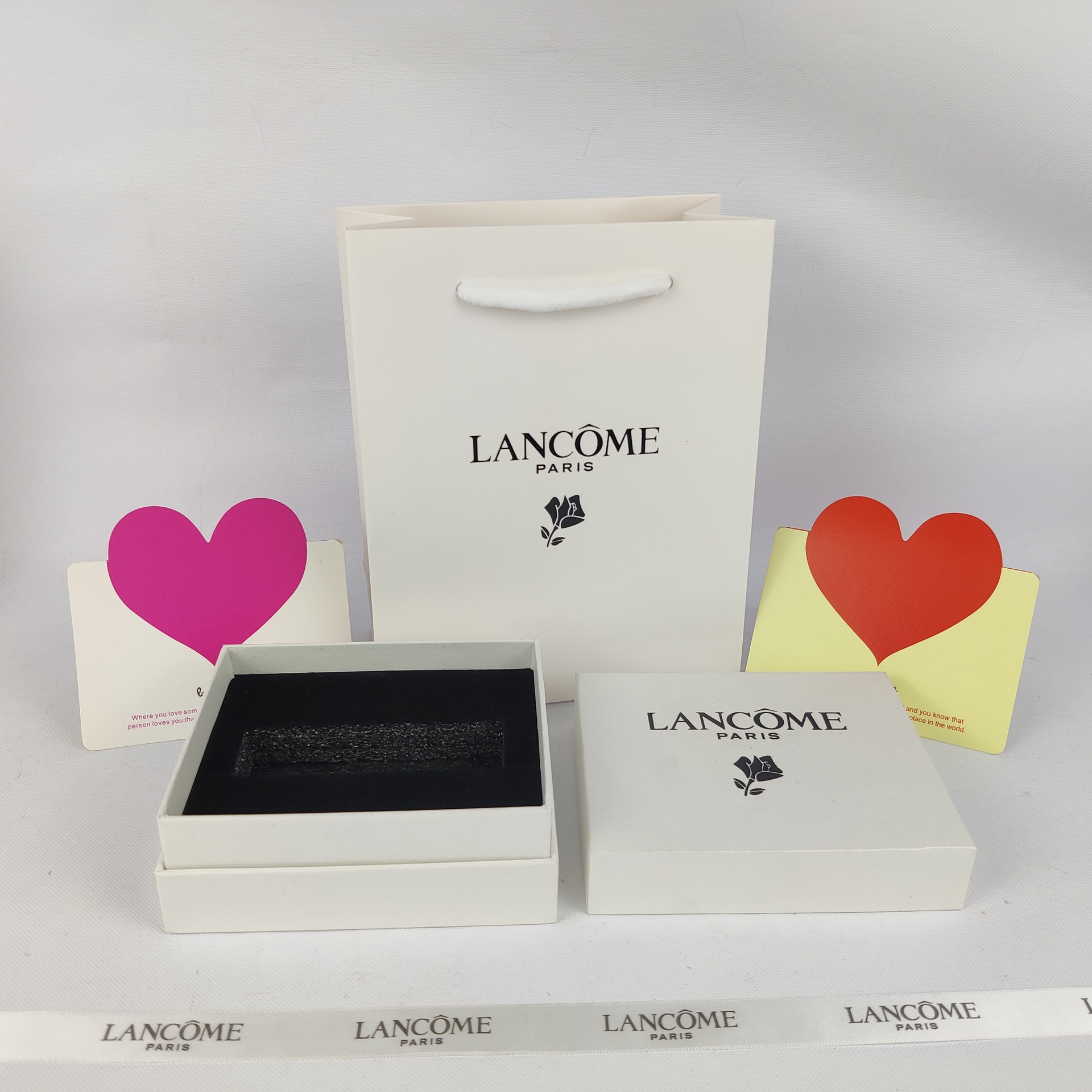 Lanjia white lipstick box