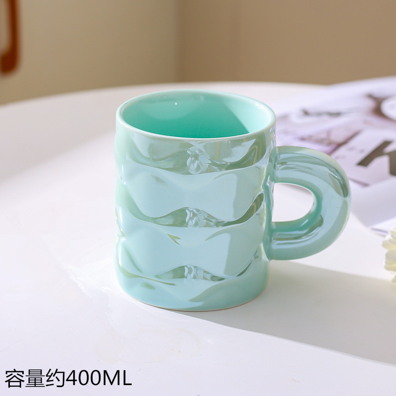 Tazas de alta belleza y lujo ligero tazas de oficina doméstica amigas copas de regalo de mano tazas de perlas de cerámica tazas de agua de estudiantes